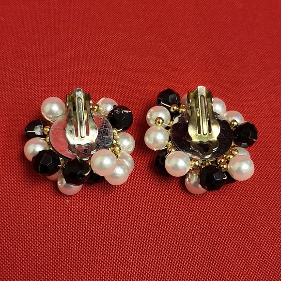 Vintage Black Beads and Faux Pearl Toggle Necklace Earrings Set - Picture 6 of 11